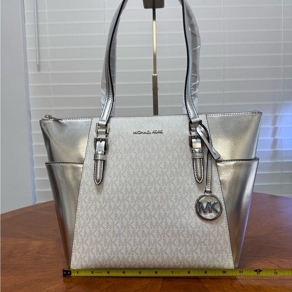 Michael Kors Silver and white Women's Bag - Picture 2 of 8